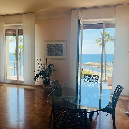 Brezza Di Mare Apartamento Imperia Exterior foto