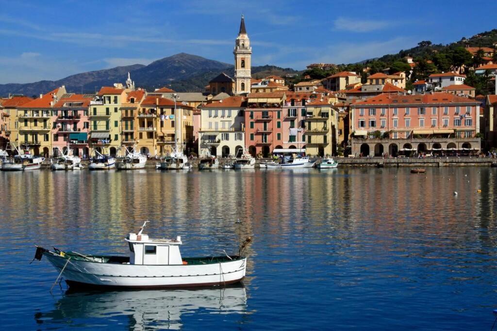 Brezza Di Mare Apartamento Imperia Exterior foto
