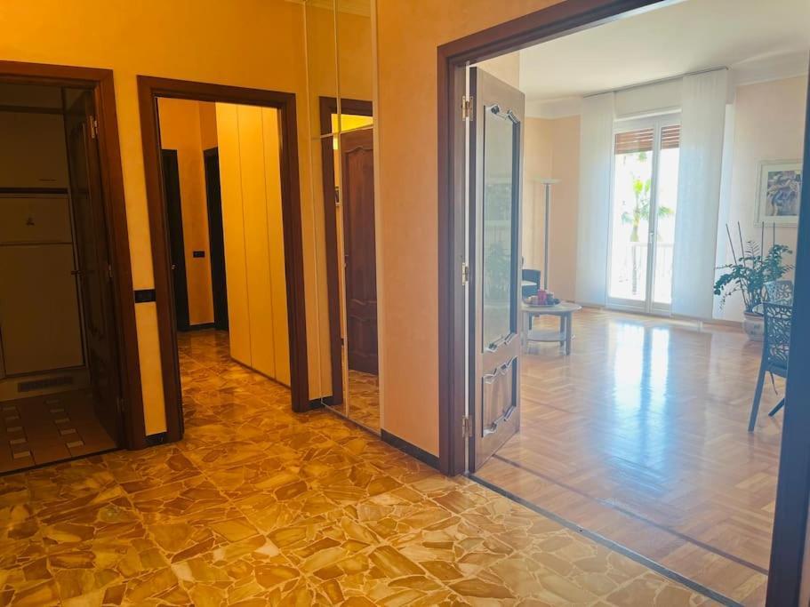 Brezza Di Mare Apartamento Imperia Exterior foto