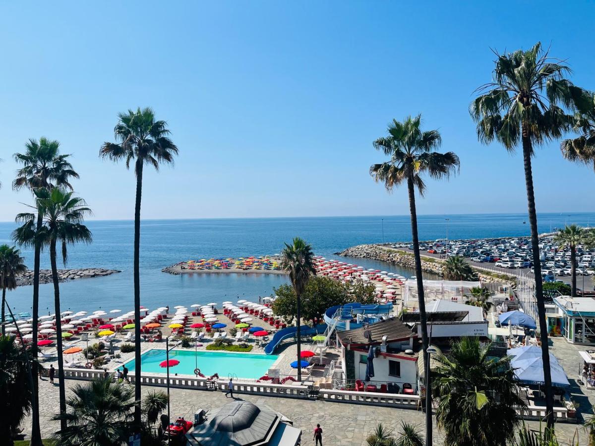 Brezza Di Mare Apartamento Imperia Exterior foto